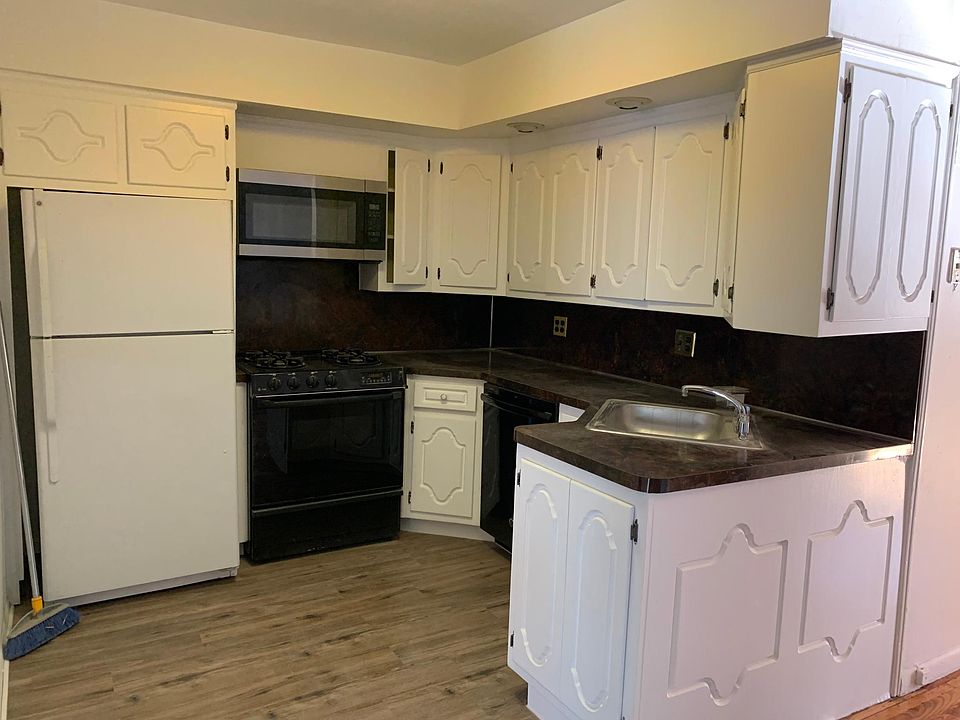 1st image of 145 Bay 44th St #2