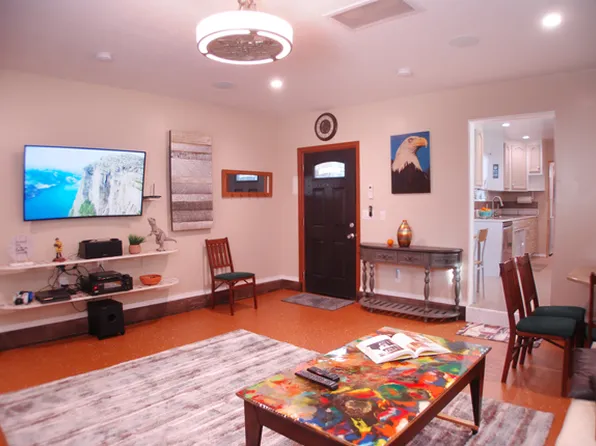 2481 San Francisco Ave, Long Beach, CA 90806