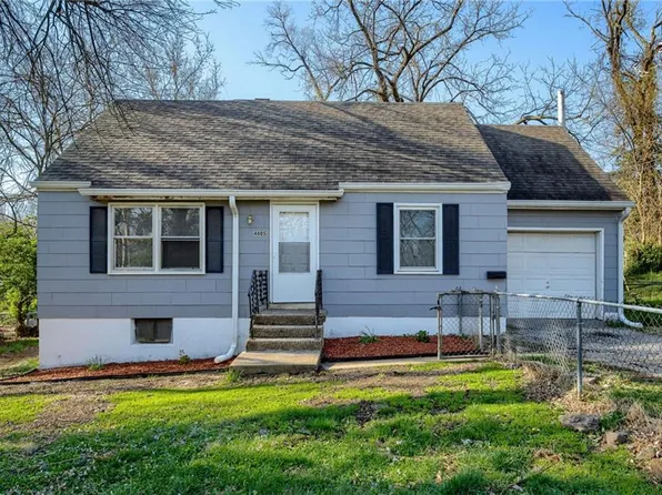 4805 E 43rd St, Kansas City, MO 64130
