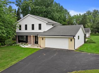 1013 Fairfield LANE, West Bend, WI 53090