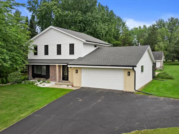 1013 Fairfield LANE, West Bend, WI 53090