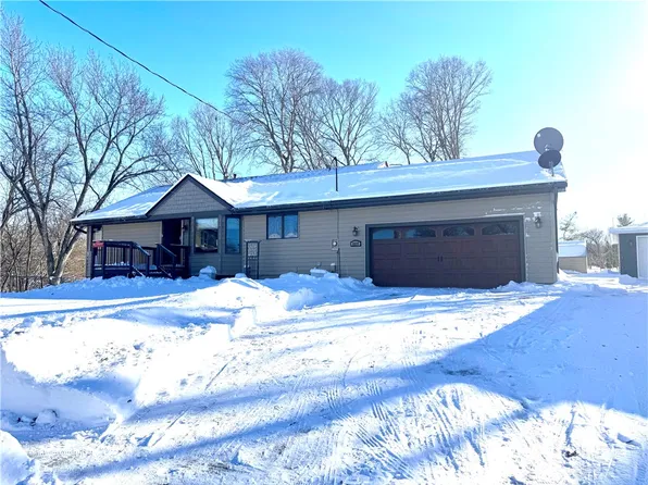 3227 Hull Ave, Des Moines, IA 50317