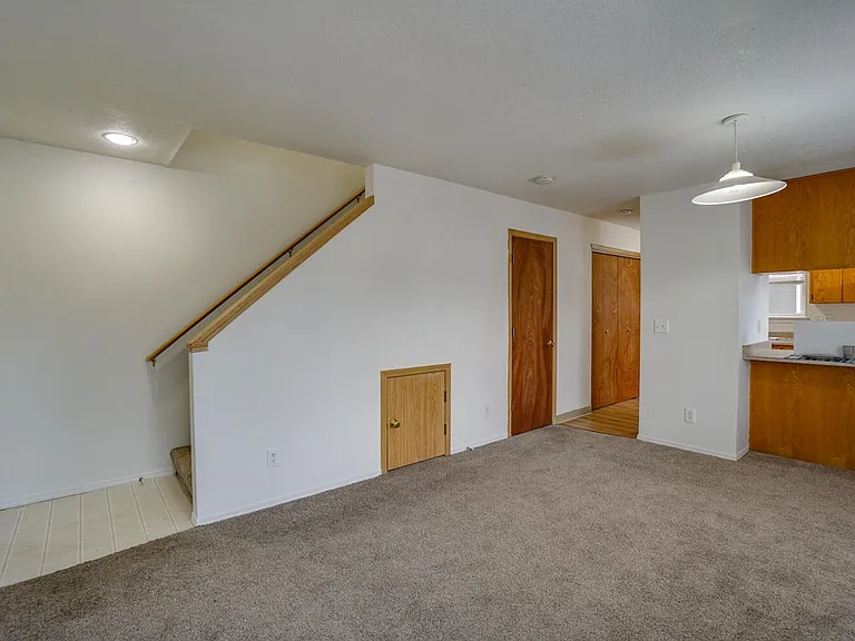 Beverly Rose Apartments — Photo 36