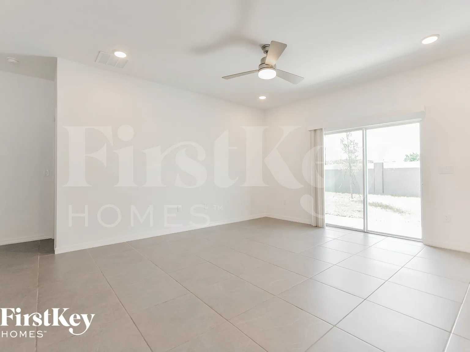4 bed, 3.0 bath, 2001 sqft, $2,660 — Photo 2