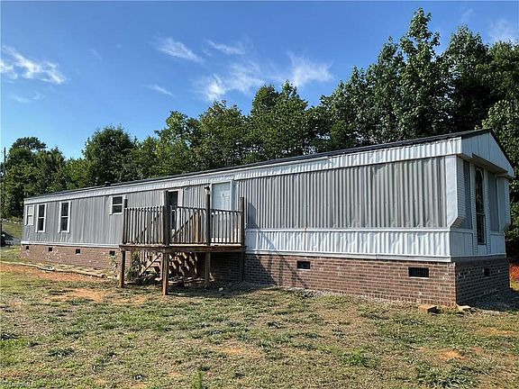 2nd image of 2738 Old Mountain Rd