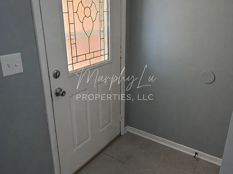 1601 Tamara Dr — Photo 5