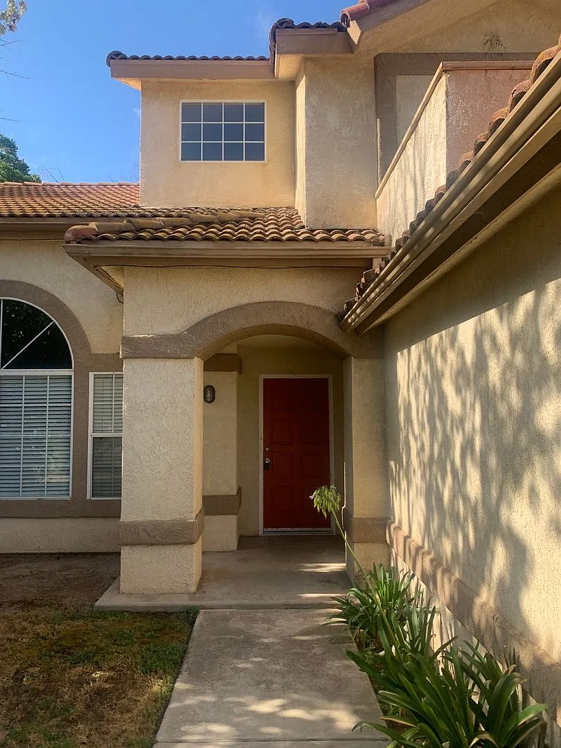 Beautiful 2 Story Home- In Clovis Unified — Photo 2