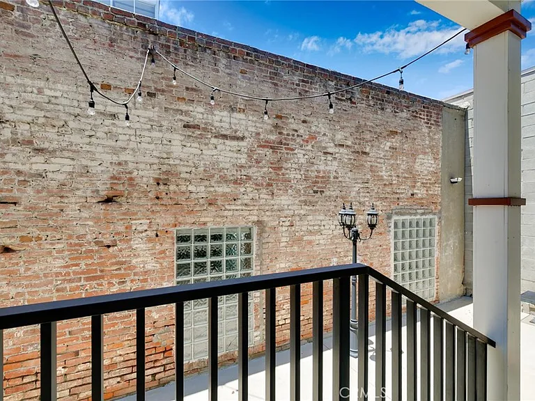 221 N Raymond Ave #8 — Photo 18