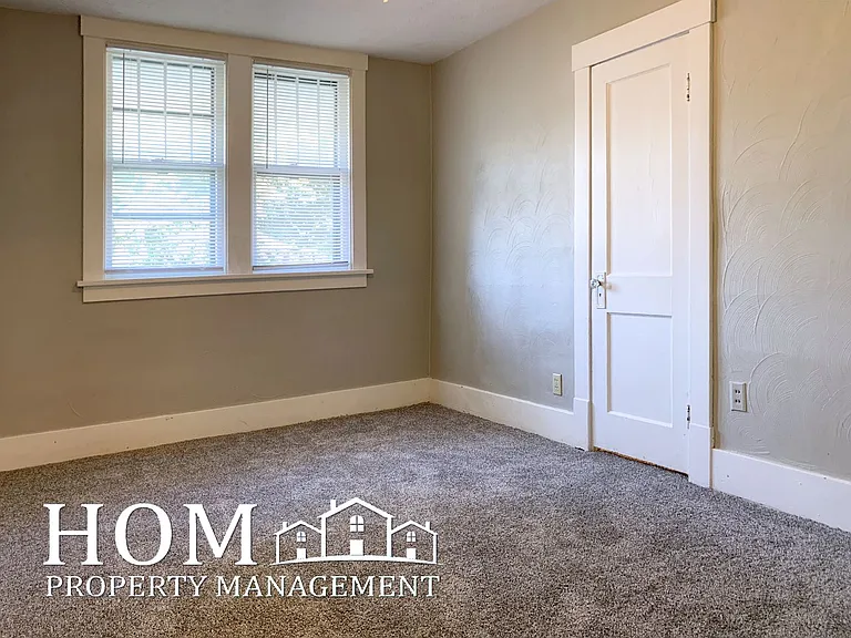 630 Lyndale St — Photo 12