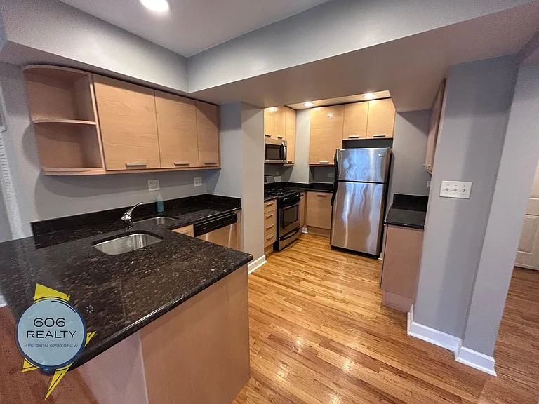 6954 N Greenview Ave — Photo 17