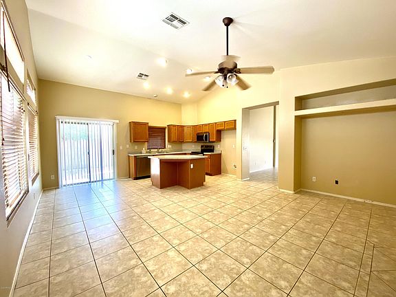 3rd image of 4055 W Buckskin Trl