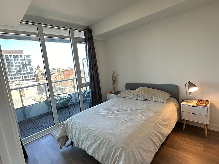 27 Bathurst St #512 — Photo 12