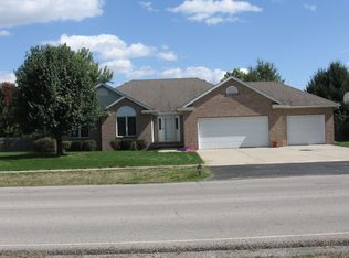 204 Oak Hill Rd, Rochester, IL 62563