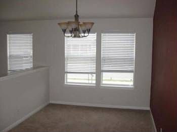 5th image of 319 McCoy Ln