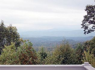 310 E High Point Ln, Hendersonville, NC 28791