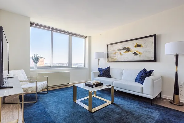 Rented by Greystar | media 1