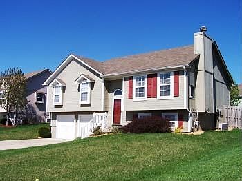 1st image of 1220 SE Rosehill Dr