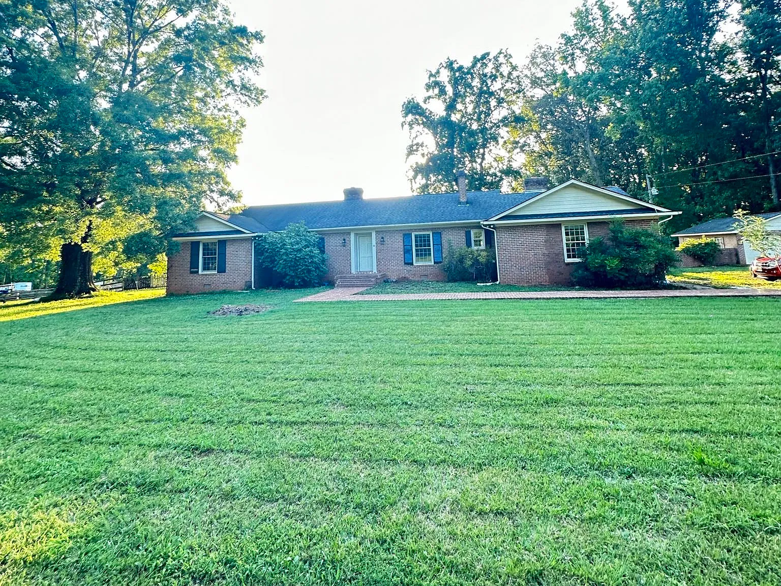 3 bed, 2.5 bath, 2420 sqft, $2,600 — Photo 1