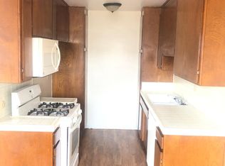 7035 Jordan Ave APT 11, Canoga Park, CA 91303