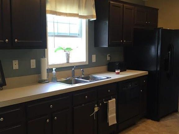 3rd image of 6619 Crooked Creek Ln
