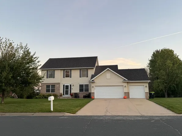 747 Willowmere Dr, Zumbrota, MN 55992