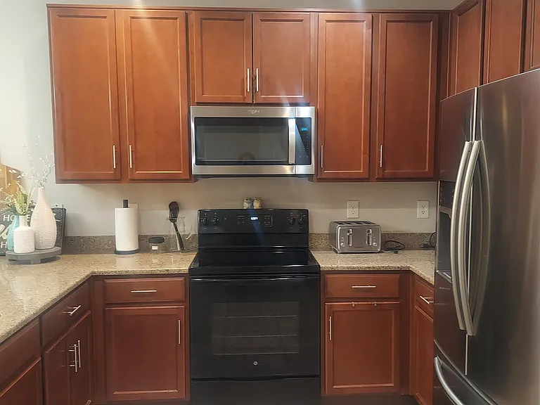 943 S Sabino Dr — Photo 6