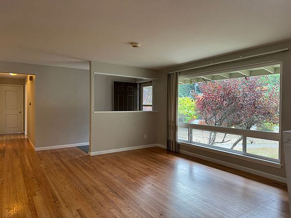 3rd image of 16644 SE 16th St