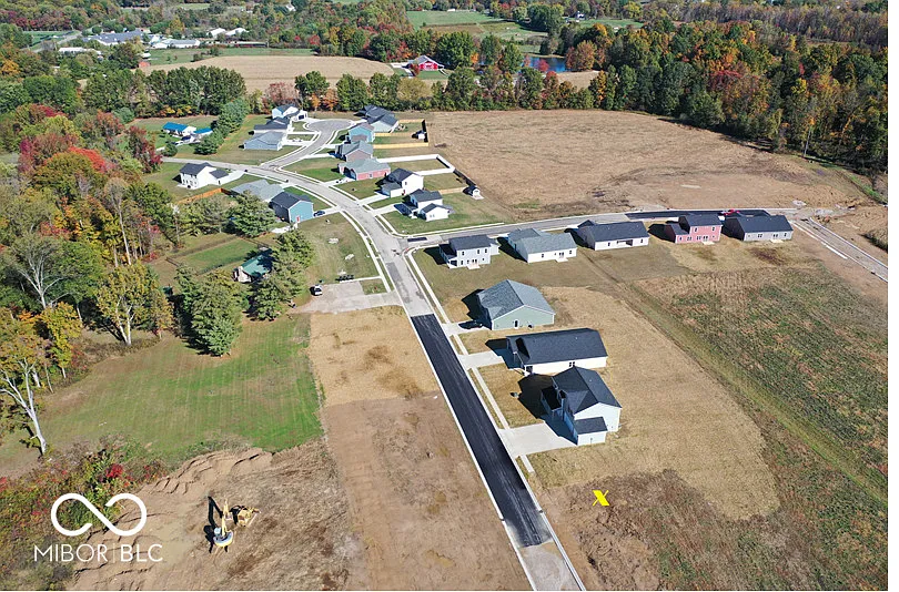 716 White Oak Rd photo 1