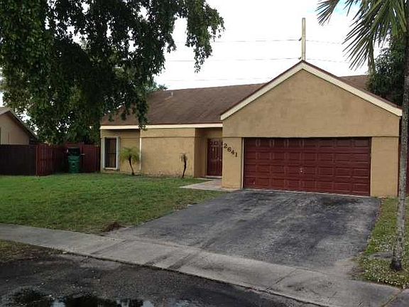 4th image of 2641 Cypress Ave