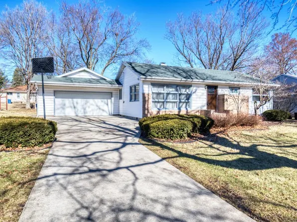 1410 Meriden St, Mendota, IL 61342