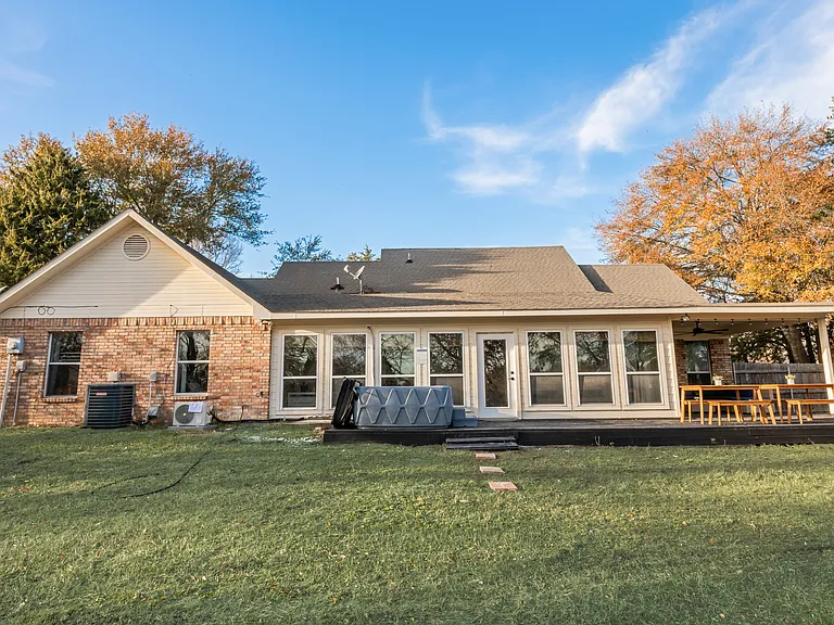 478 Westshore Dr — Photo 16