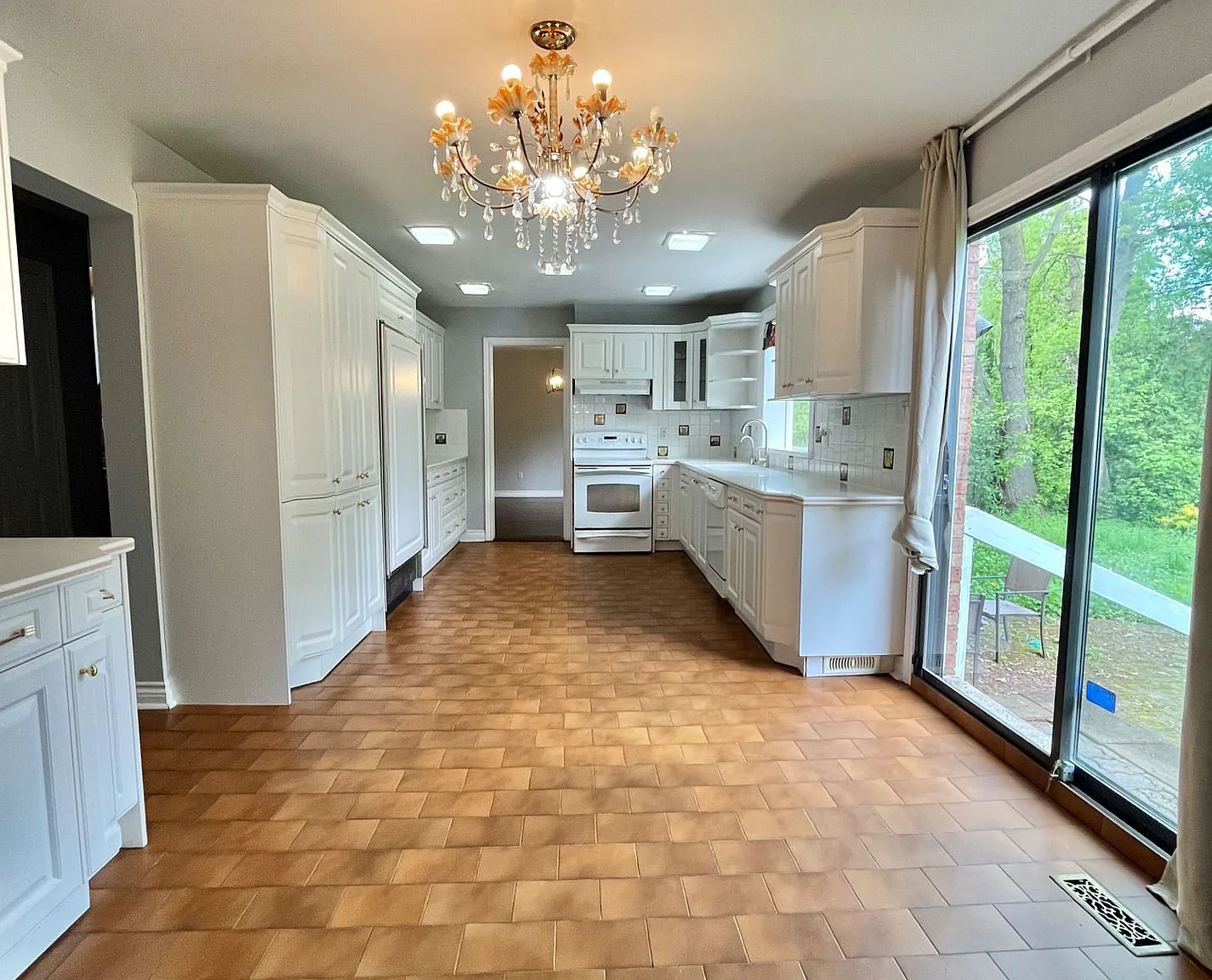 5 bed, $5,800 — Photo 4