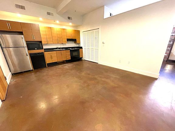 3rd image of 215 E Bank St #2