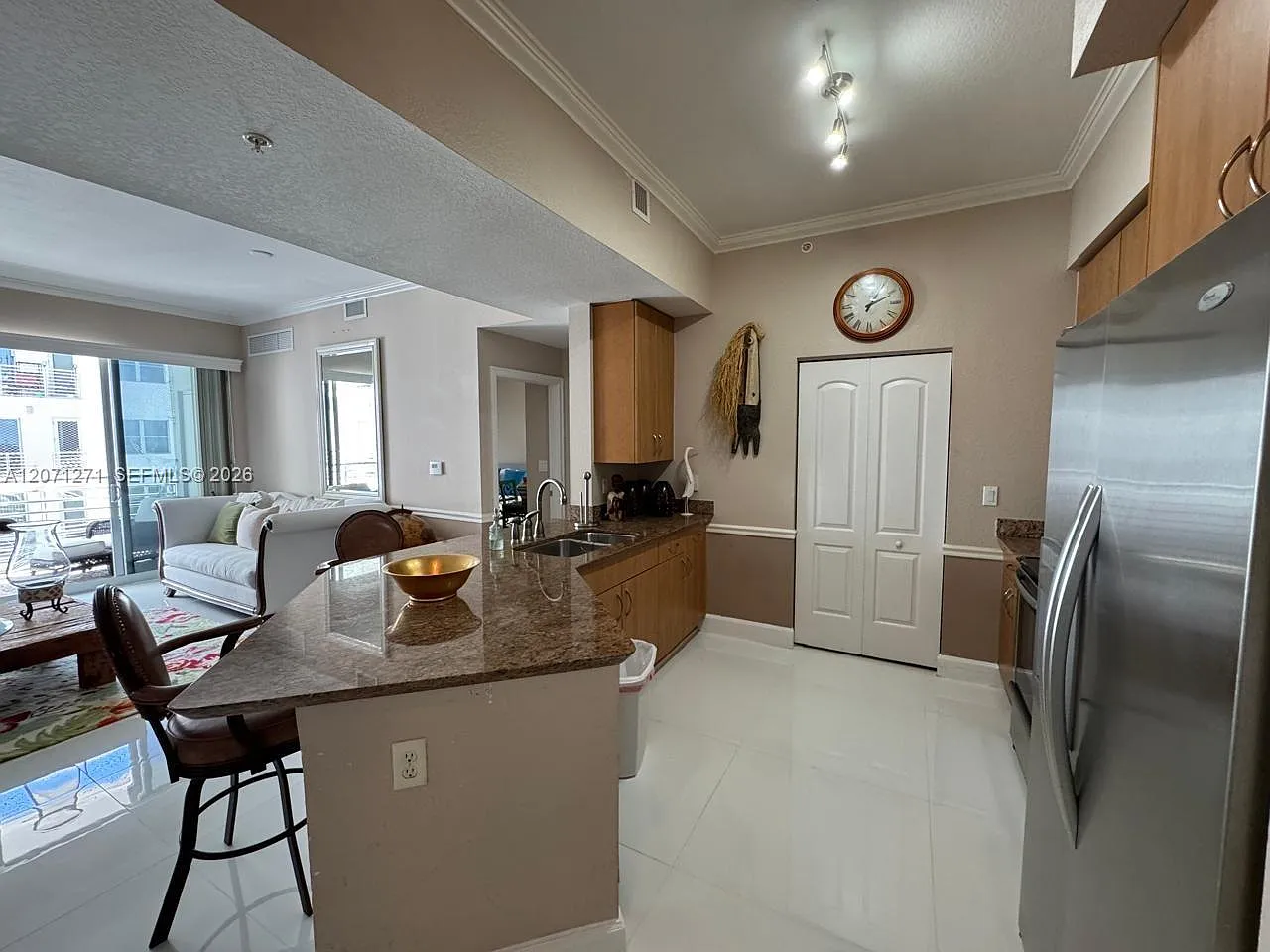 Radius Condo — Photo 3