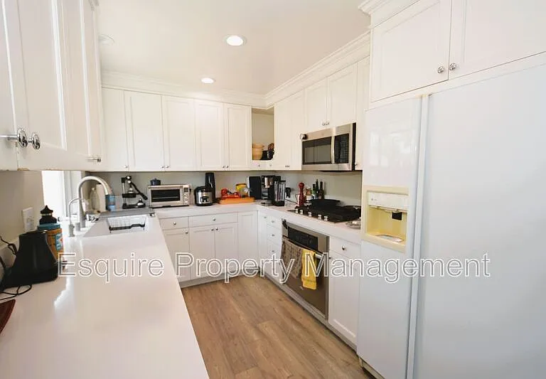 121 Jordan Ave — Photo 5