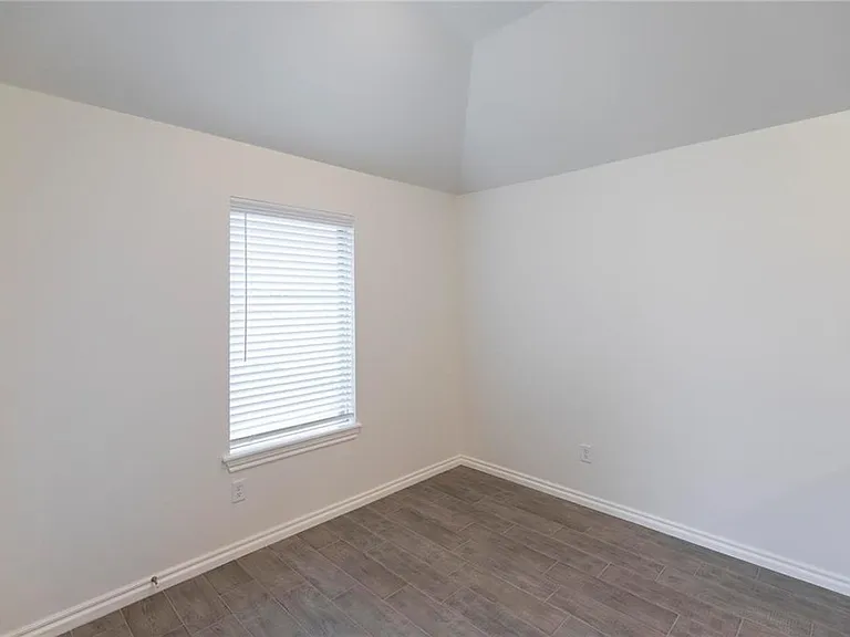 1816 Zayden Ln — Photo 17