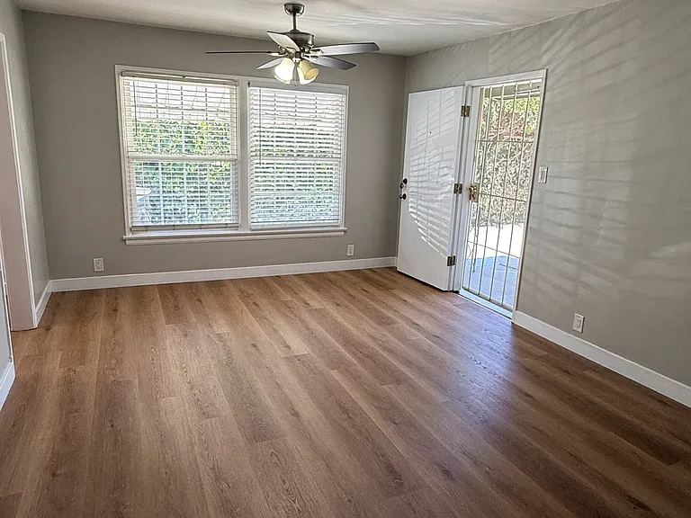614 W Greenwood Ave #B — Photo 4