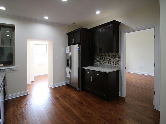 4th image of 4942 N Kimball Ave APT 1