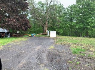 3946 Amber Rd, Syracuse, NY 13215