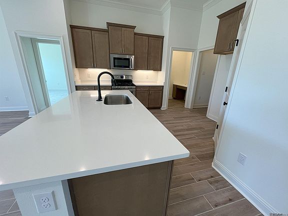 5th image of 44216 Huntley Rd