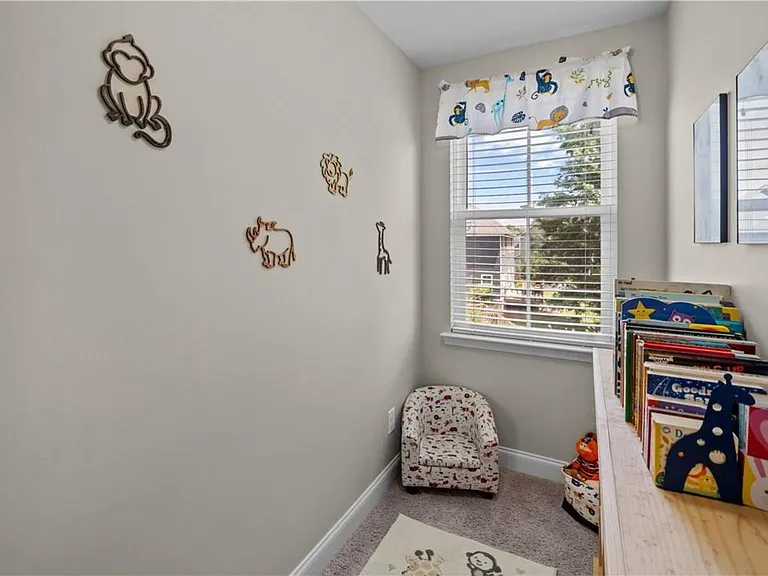 498 Waverly Ln — Photo 45