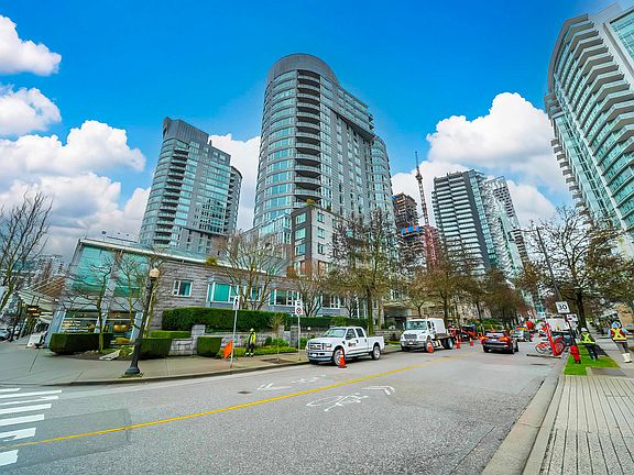 2nd image of 560 Cardero St #1401