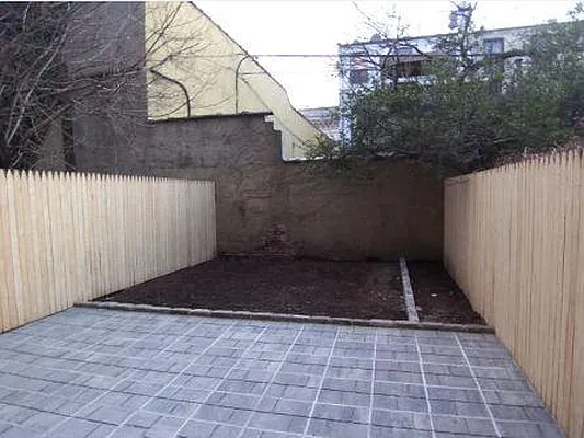 Rented by R New York | media 14