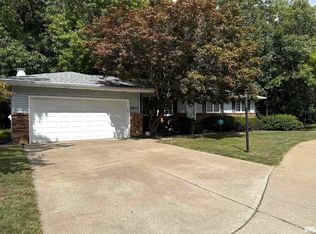 2407 W Cabana Ct, Peoria, IL 61614