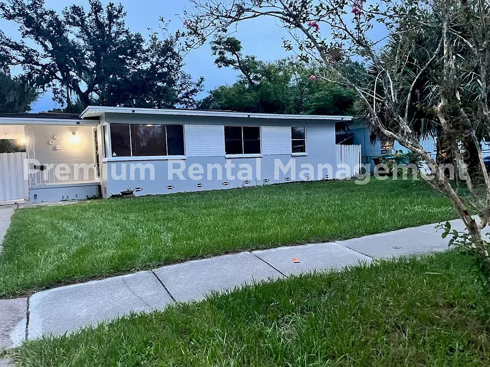 1111 Romano Ave