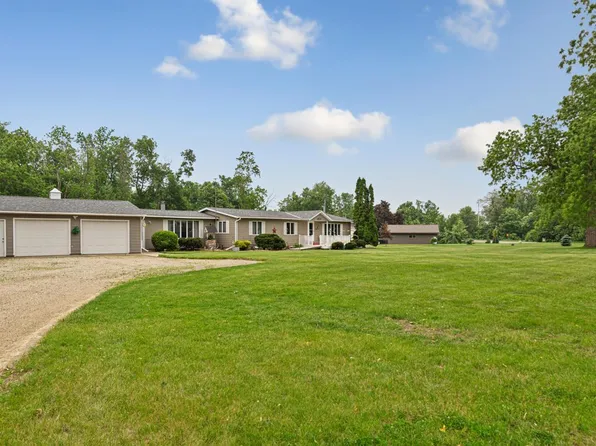 18221 Roberds Lake Blvd, Faribault, MN 55021