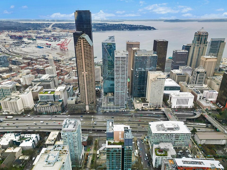 1st image of 800 Columbia St #612
