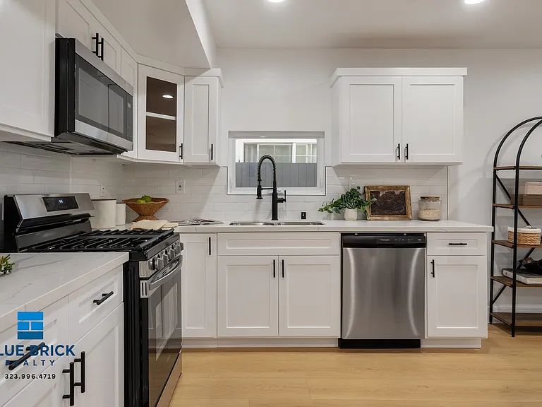 2706 S Cochran Ave #2706 — Photo 9