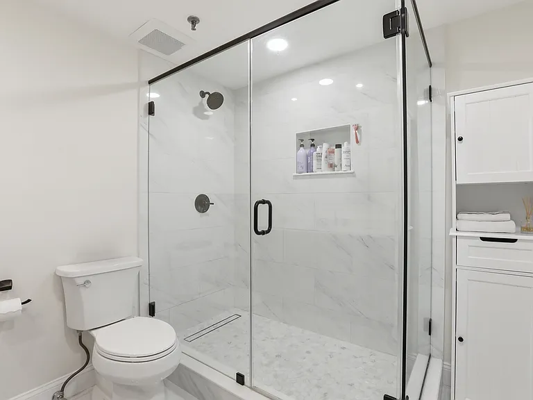 390 Commonwealth Ave — Photo 14