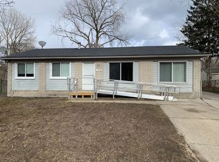 15171 Harrison, Romulus, MI 48174